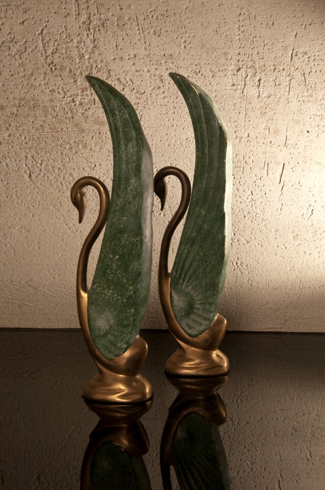 Swans stone bronze