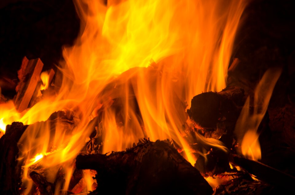 Flame barbecue fireplace