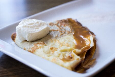 Crepe carmel
