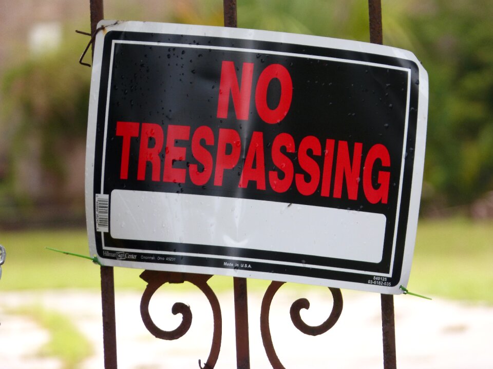 Sign forbidden gate