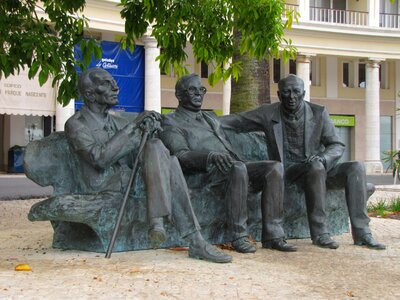 Sculpture history view