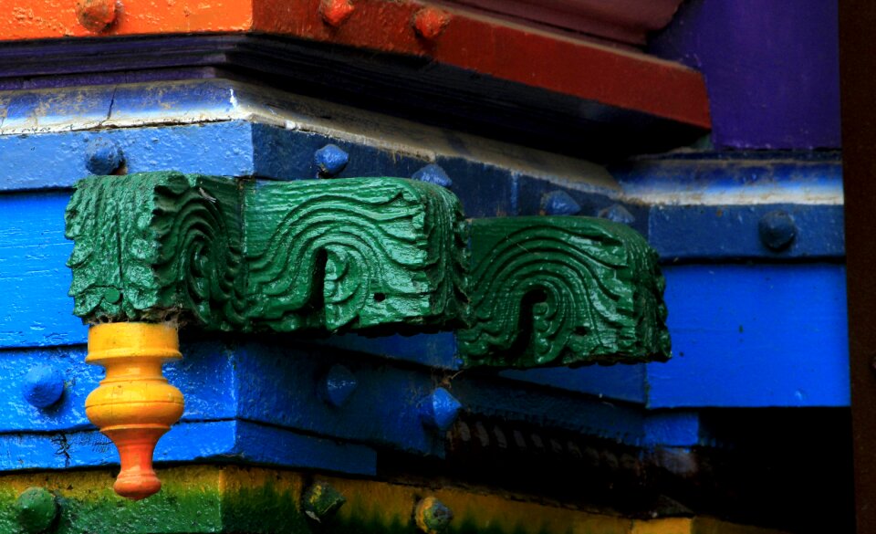 Paint blue outside