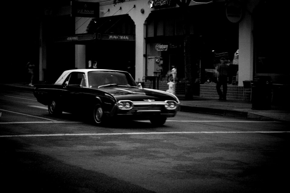 Automobile old vehicle