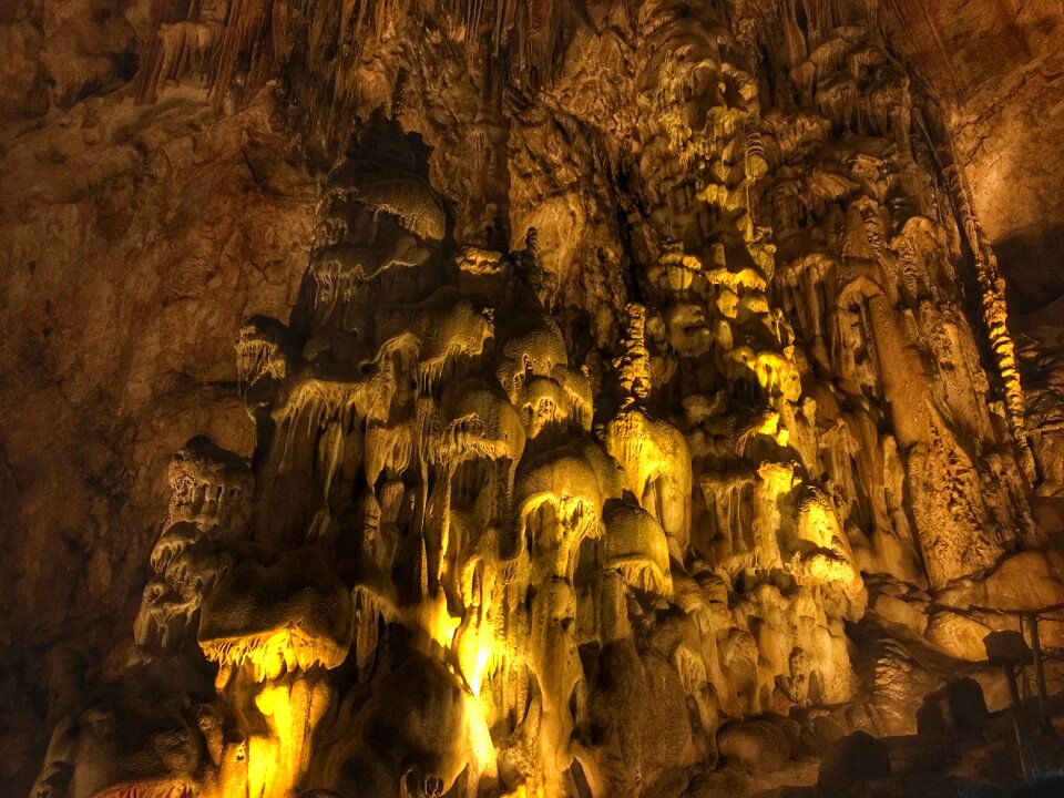 Stalactites stalagmite formation