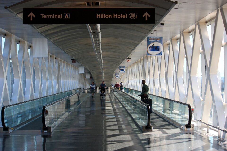 Termonal corridor away