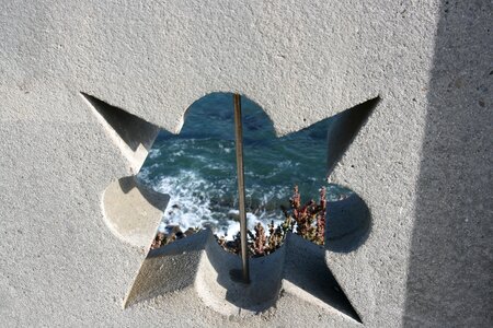 Landmark sea wall