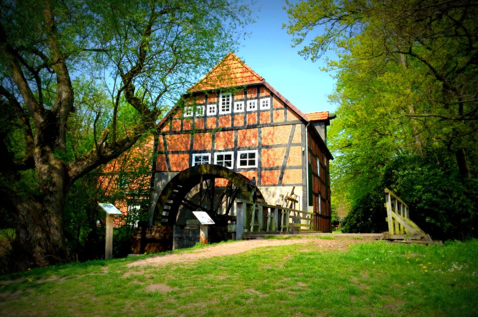 Mill wheel water power truss