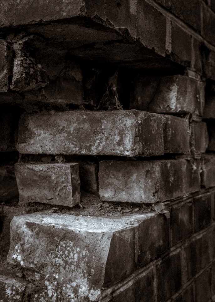 Brick trist sepia