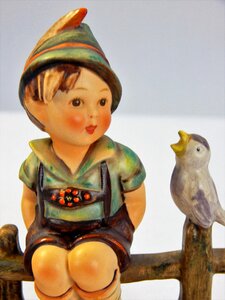 Collectible porcelain knick-knack