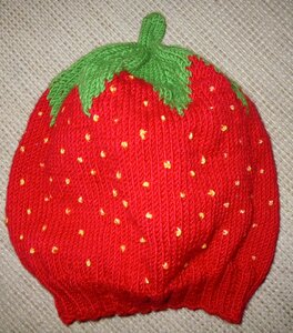Baby erstlingsmütze strawberry hat homemade