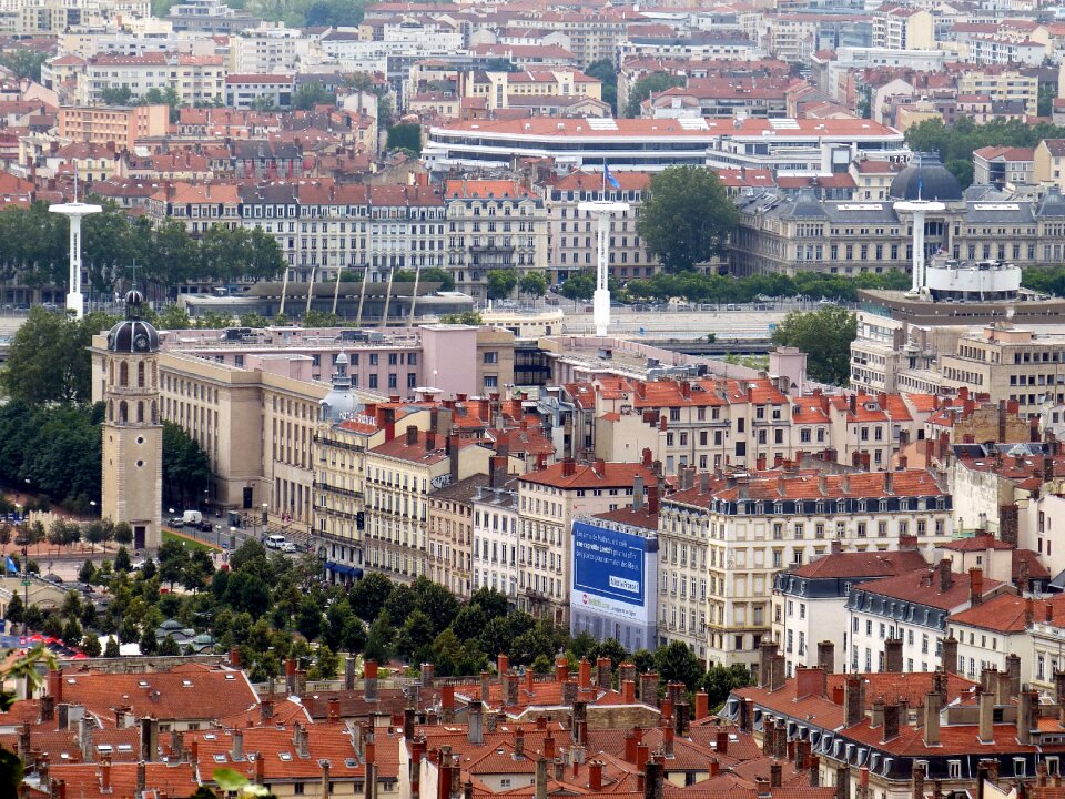 Building rhône city