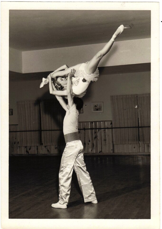 Acrobatic adagio dance