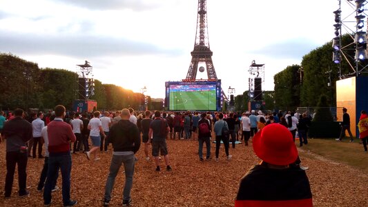 Champ de mars fan zone