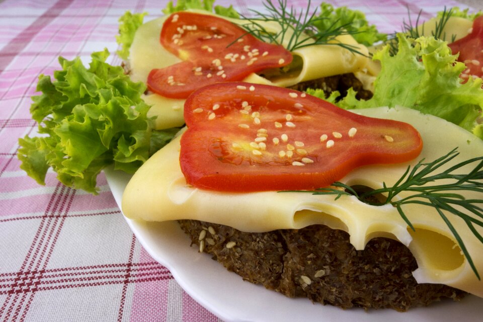 Cheese tomato greens