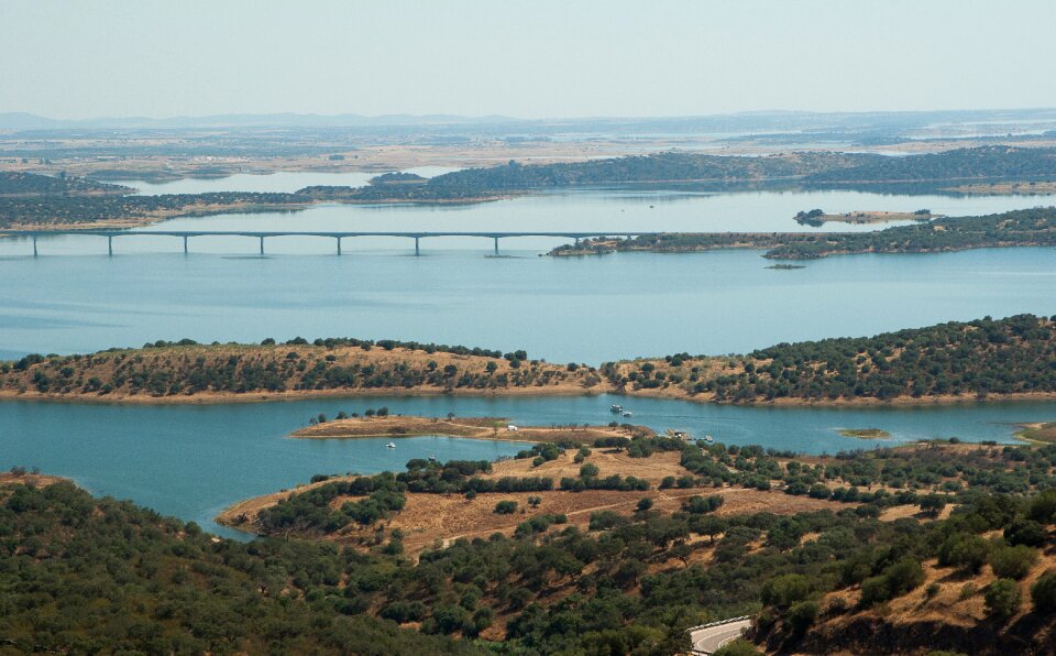 Lake bridge dam