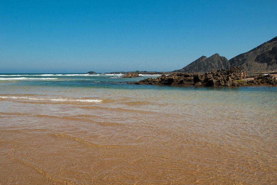 Tide rocks erosion