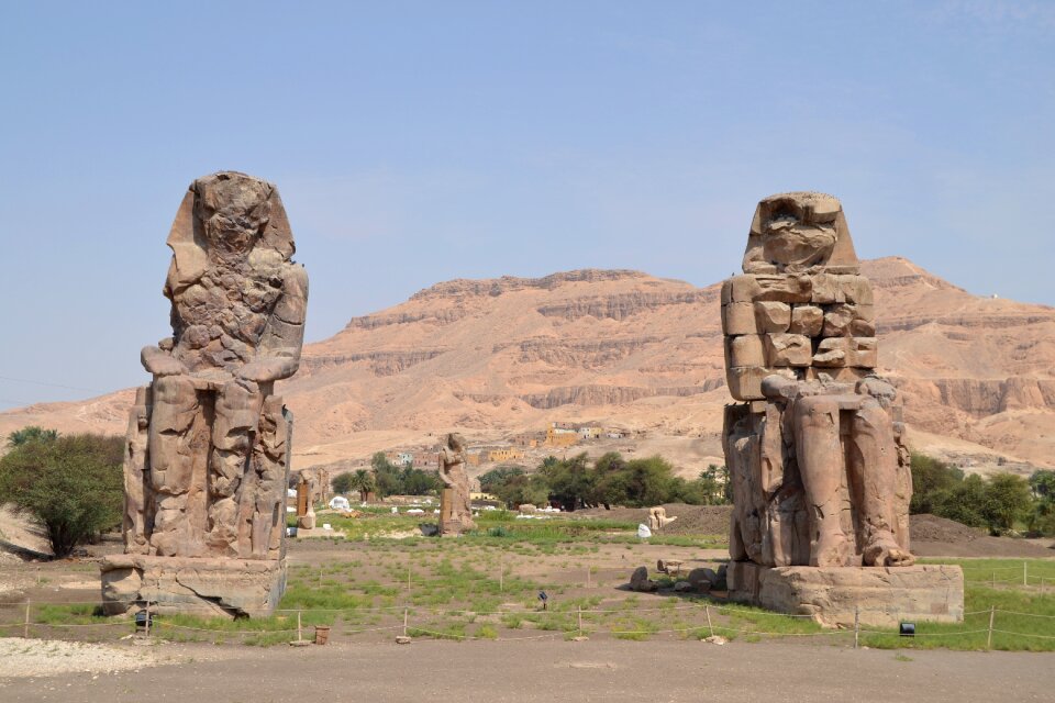 Colossus luxor egypt