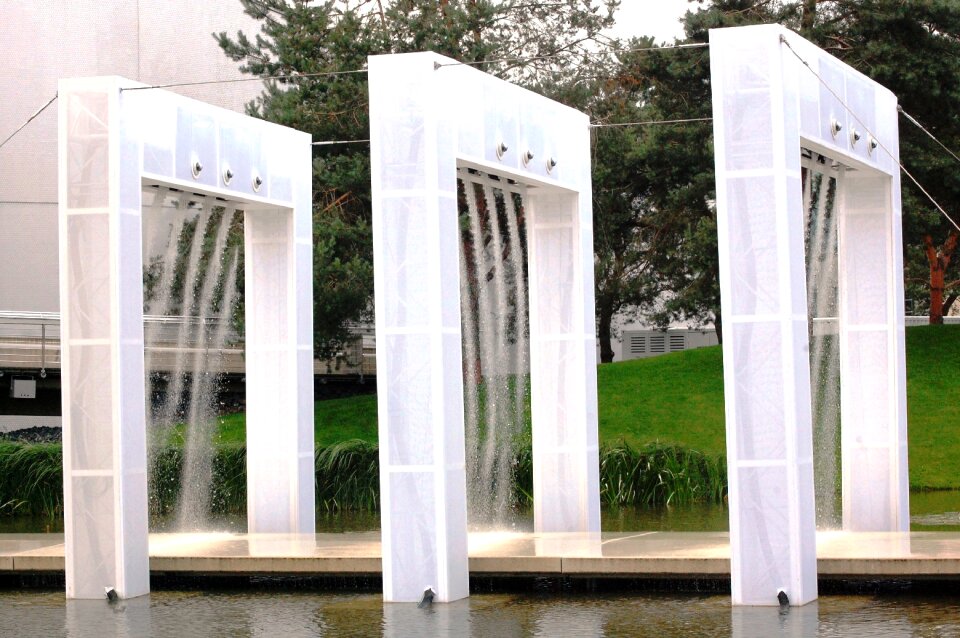 Water games modern goal
