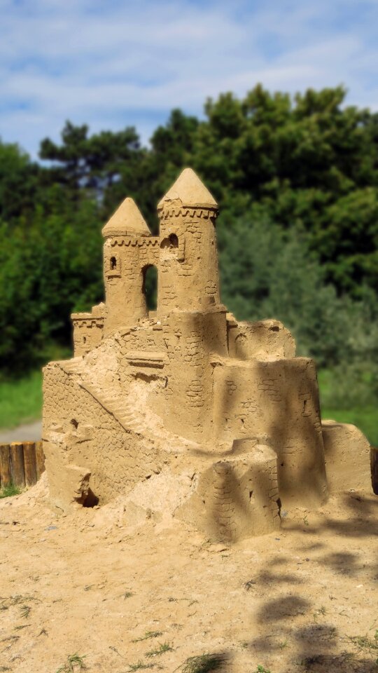 Artwork sandworld building