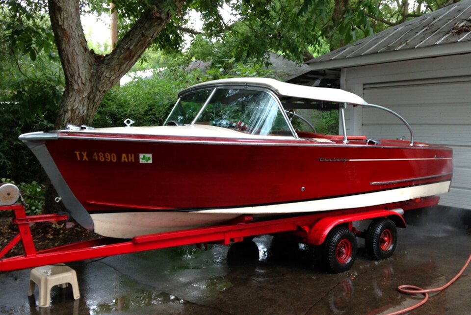 Ski boat fast speed