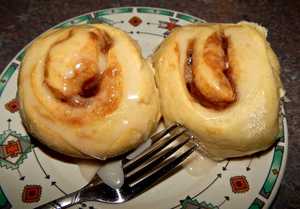 Cinnamon icing plate