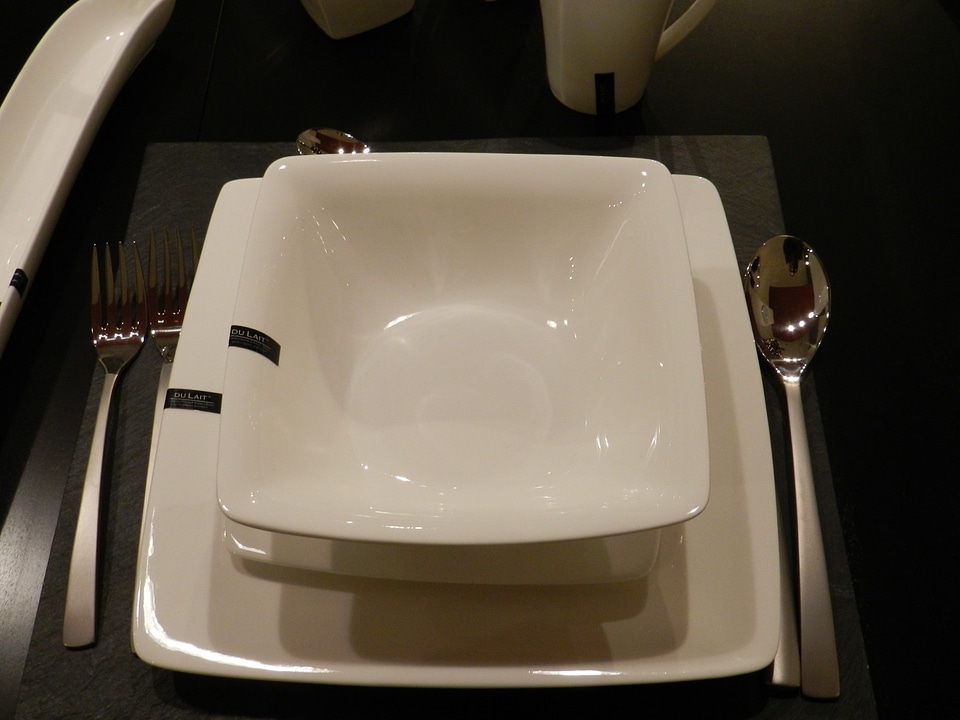 Dishes restaurant setting