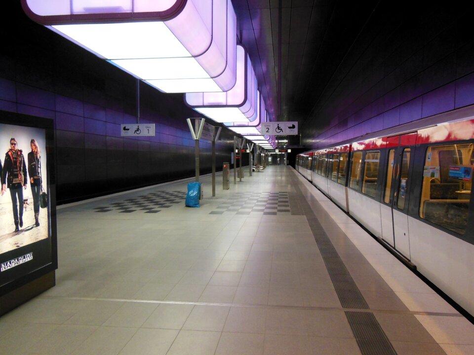 Station architecture rail traffic
