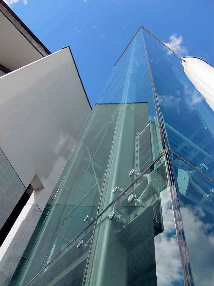 Mirroring sky construction