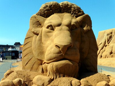 Sculpture festival sand