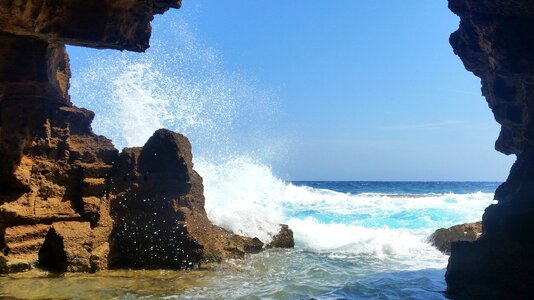 Spray water surf