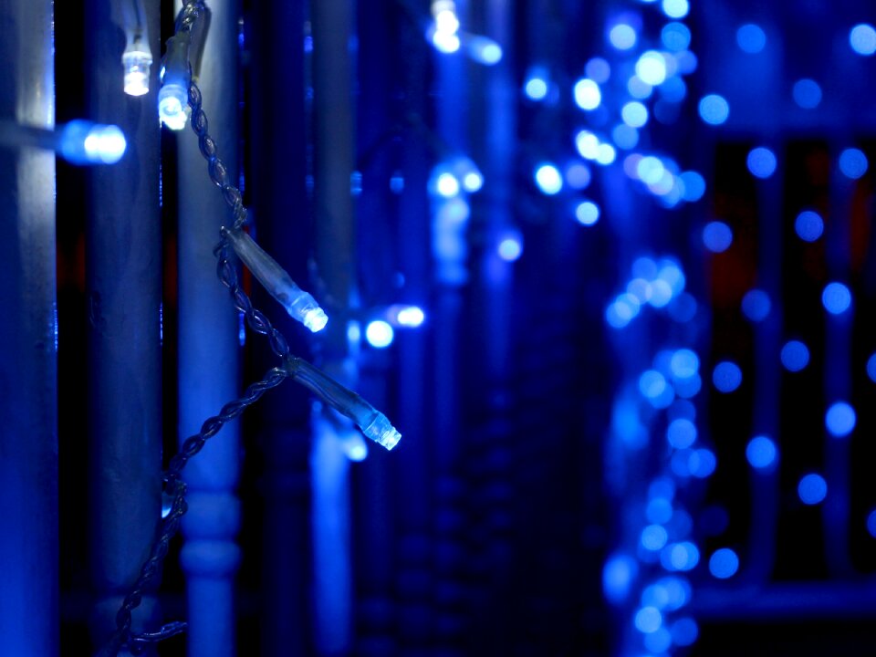 Blue light glitter lighting