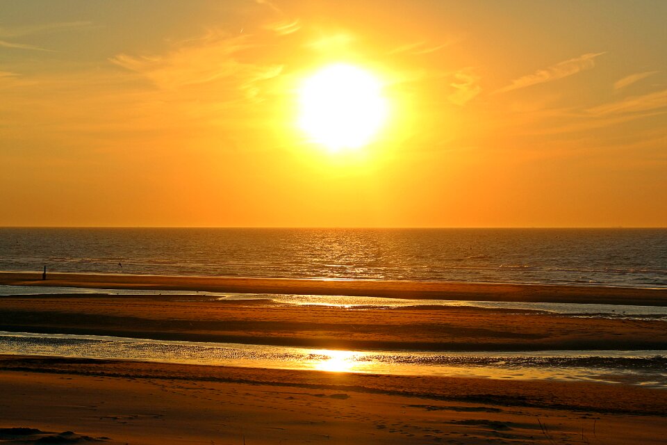 Sea sun and sea afterglow
