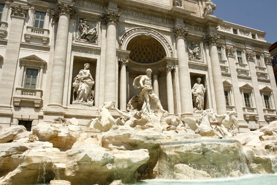 Italy trevi fountain water photo