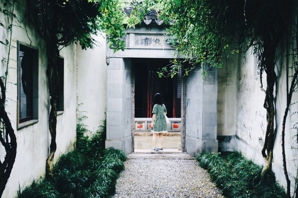Door entrance people