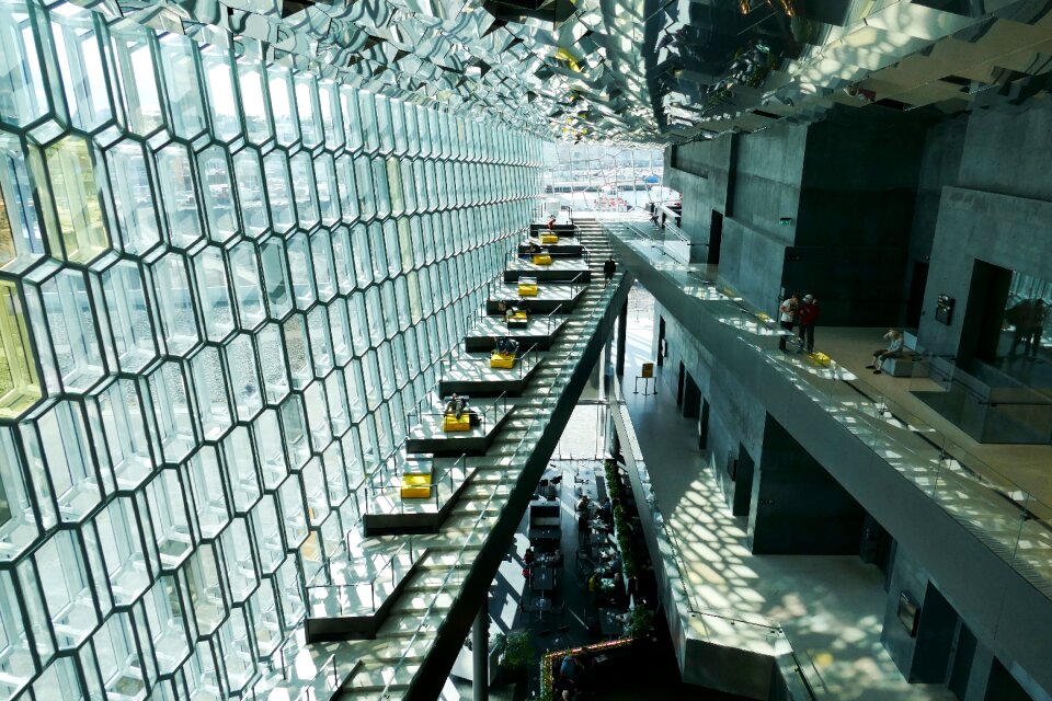 Concert facade glass