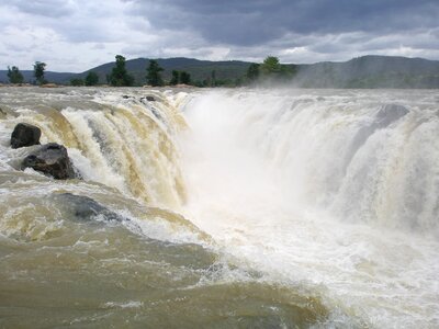 Hogenakkal water gray waterfall