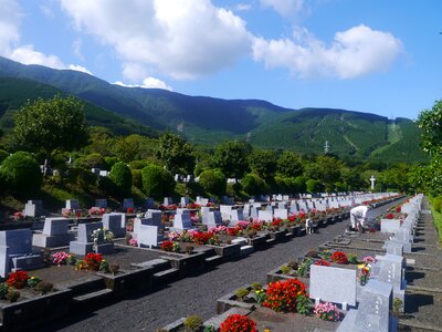 Tombstone cremation plateau