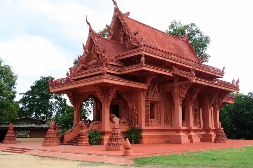 Koh samui religion red temple