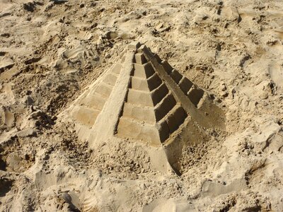 Pyramid holiday italy