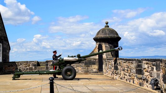 Edinburgh castle gun