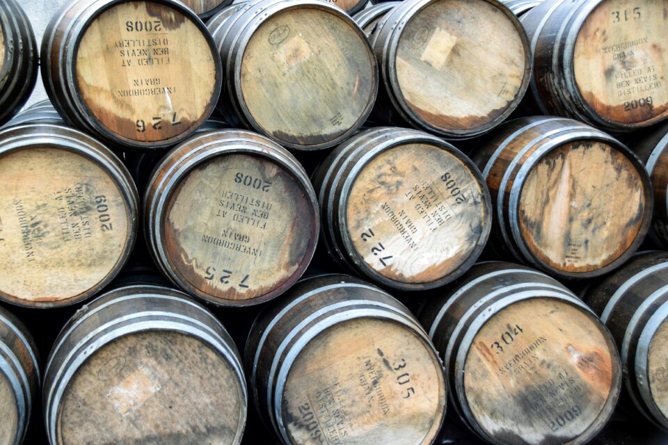 Ben nevis distillery whisky whiskey barrels