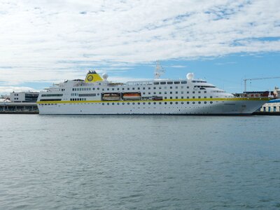 Ship cruise ship cruise