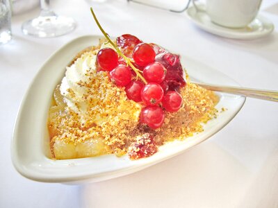 Ribs garnish berry