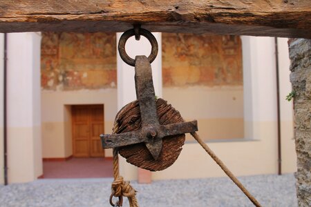Rope wood suspended