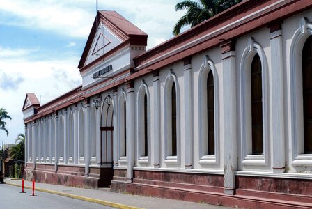 Exhibition tourism building