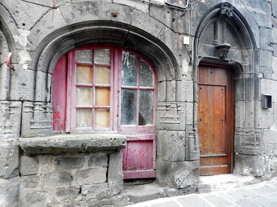 Echoppe old village auvergne