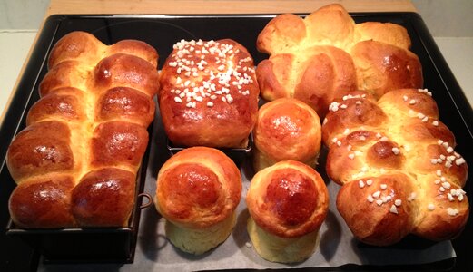 Nanterre brioches head sugar