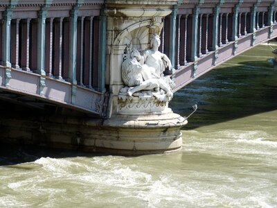 Historic center city bridge