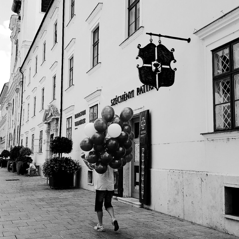 Reluctant to györ ballons