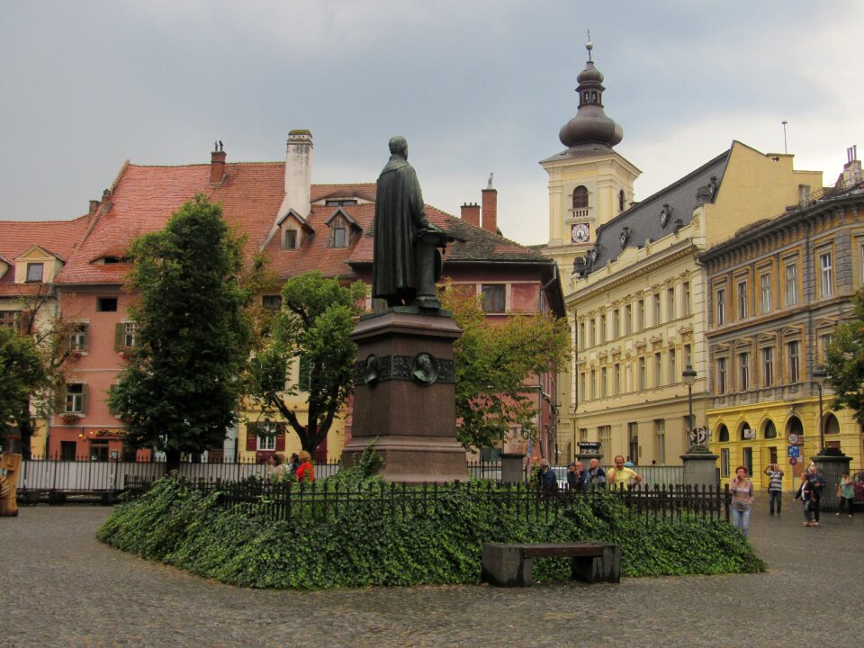 Buildings romania huet square